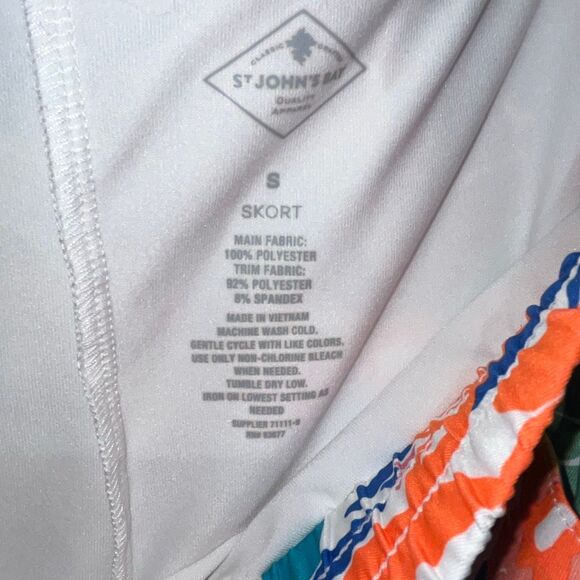 St. John’s Bay Women’s Skort Short Mid Rise Petite White Floral Size Small - Picture 6 of 6